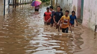 Pati Dikepung Banjir: Puluhan Desa Terendam, Akses Jalan Terganggu