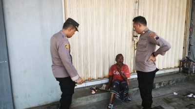 ODGJ Mengamuk dan Lempari Kaca Masjid, di Amankan Polsek Tayu dan Dibawa Berobat