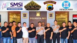 Gerakan Peduli Kekeringan, SMSI dan Dulur Sikep Nyawiji Bersama Polresta Pati Salurkan 20 Tangki Air Bersih
